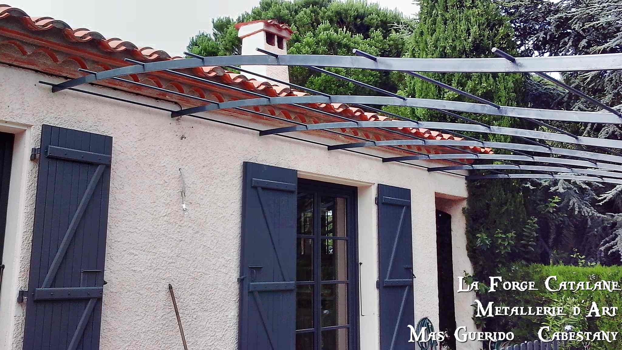 pergola demi chapeau gendarme terrasse fer Forge Catalane Cabestany (3).jpg